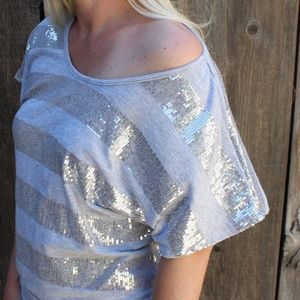 Juniors Gray Sequin Short Sleeve Shirt Size Large